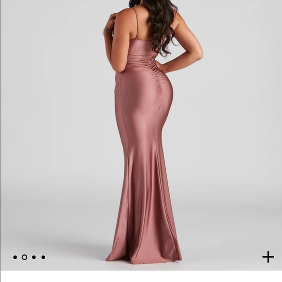 Windsor Hazel-Anne gown - Picture 2 of 3